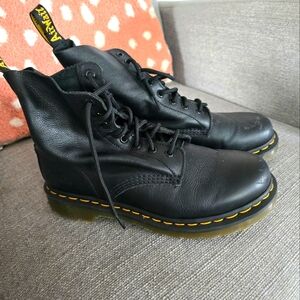 Doc martens. Womens EU sz 41. Leather.  Hardly worn